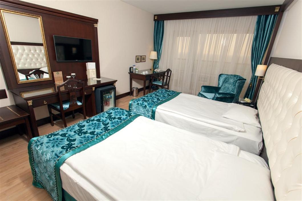 Ege Palas Izmir Exterior photo